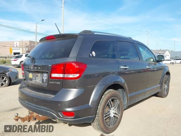 2014 Dodge Journey Limited with VIN 3C4PDDDG6ET152232, listed as a IAAI auction lot 43360738 with 164,179 mi miles and . Bid and sale history available at DreamBid. Image 4.