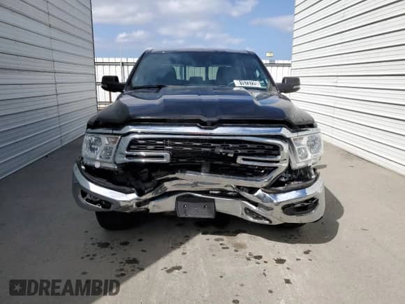 2023 Ram 1500 Big Horn z VIN 1C6RREFG4PN545170, wystawiony jako Copart lot #81573725 z przebiegiem 37 206 mil mil oraz Szkoda całkowita • Salvage title. Historia ofert i sprzedaży dostępna na DreamBid. Obrazek 5.