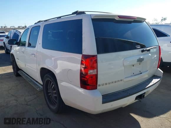 2007 Chevrolet Suburban LS with VIN 3GNFC16J17G102153, listed as a IAAI auction lot 43250022 with 197,742 mi miles and . Bid and sale history available at DreamBid. Image 3.
