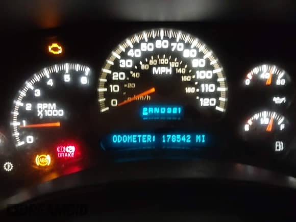 2003 Chevrolet Silverado 2500 LT z VIN 1GCGK29U93Z160386, wystawiony jako IAAI lot #43444077 z przebiegiem 178 542 mil mil oraz . Historia ofert i sprzedaży dostępna na DreamBid. Obrazek 7.
