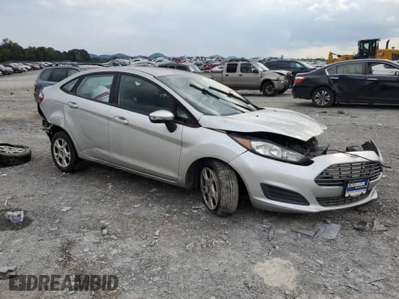 2015 Ford Fiesta SE with VIN 3FADP4BJ3FM204541, listed as a Copart auction lot 82056105 with 160,017 mi miles and Clean title. Bid and sale history available at DreamBid. Image 4.