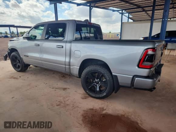 2020 Ram 1500 Big Horn z VIN 1C6SRFFT7LN382710, wystawiony jako Copart lot #86728395 z przebiegiem 57 654 mil mil oraz Szkoda całkowita • Salvage title. Historia ofert i sprzedaży dostępna na DreamBid. Obrazek 2.