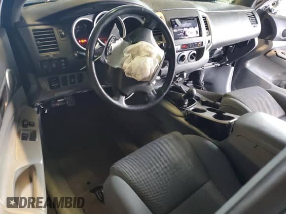 2006 Toyota Tacoma с VIN 5TEUU42N36Z306530, выставлен на аукционе Copart как лот 82293625 с пробегом 220 562 миль миль и Списание • Salvage title. История ставок и продаж доступна на DreamBid. Изображение 8.