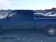1998 Chevrolet Silverado 1500 z VIN 2GCEC19R3W1113605, wystawiony jako IAAI lot #43085580 z przebiegiem 378 005 mil mil oraz . Historia ofert i sprzedaży dostępna na DreamBid. Obrazek 14.