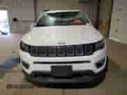 2018 Jeep Compass Latitude with VIN 3C4NJDBB9JT492251, listed as a Copart auction lot 63692595 with 82,820 mi miles and Salvage title. Bid and sale history available at DreamBid. Image 5.