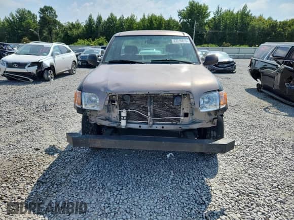 2002 Toyota Tundra z VIN 5TBJN32122S221749, wystawiony jako Copart lot #67216615 z przebiegiem 228 008 mil mil oraz Czysty tytuł • Clean title. Historia ofert i sprzedaży dostępna na DreamBid. Obrazek 5.