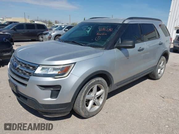 2018 Ford Explorer z VIN 1FM5K7B84JGB30055, wystawiony jako IAAI lot #42951292 z przebiegiem 136 029 mil mil oraz . Historia ofert i sprzedaży dostępna na DreamBid. Obrazek 2.