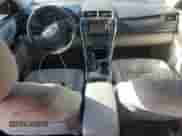 2015 Toyota Camry LE z VIN 4T4BF1FK6FR445982, wystawiony jako Copart lot #86984915 z przebiegiem 291 433 mil mil oraz Czysty tytuł • Clean title. Historia ofert i sprzedaży dostępna na DreamBid. Obrazek 8.