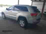 2011 Jeep Grand Cherokee Laredo z VIN 1J4RS4GG6BC524387, wystawiony jako IAAI lot #43177439 z przebiegiem 136 475 mil mil oraz . Historia ofert i sprzedaży dostępna na DreamBid. Obrazek 3.