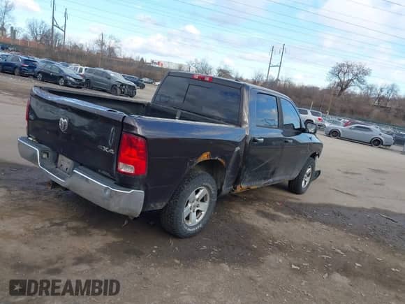 2010 Dodge 1500 SLT z VIN 1D7RV1CT4AS243438, wystawiony jako IAAI lot #41542621 z przebiegiem 321 839 mil mil oraz . Historia ofert i sprzedaży dostępna na DreamBid. Obrazek 4.