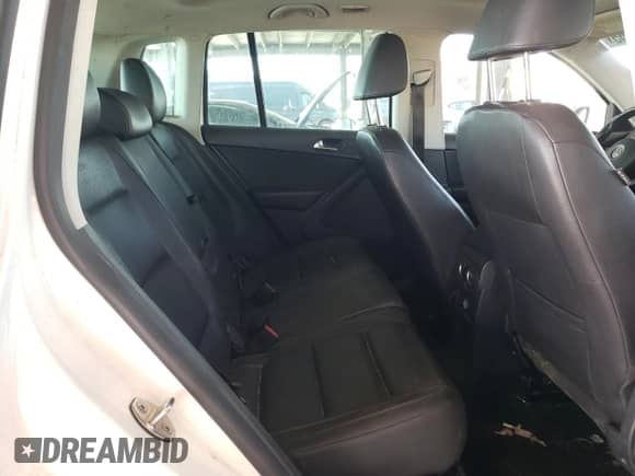 2012 Volkswagen Tiguan S с VIN WVGCV7AX2CW515758, выставлен на аукционе Copart как лот 52456355 с пробегом 179 907 миль миль и Чистый • Clean title. История ставок и продаж доступна на DreamBid. Изображение 10.