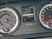 2017 Ram 1500 Express z VIN 1C6RR6FG6HS860769, wystawiony jako Copart lot #63651465 z przebiegiem 242 959 mil mil oraz Czysty tytuł • Clean title. Historia ofert i sprzedaży dostępna na DreamBid. Obrazek 8.