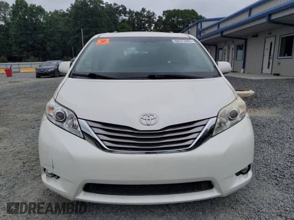 2015 Toyota Sienna Limited z VIN 5TDDK3DC9FS114313, wystawiony jako Copart lot #69577885 z przebiegiem 88 903 mil mil oraz Szkoda całkowita • Salvage title. Historia ofert i sprzedaży dostępna na DreamBid. Obrazek 5.