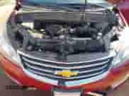 2013 Chevrolet Traverse LT z VIN 1GNKRGKD5DJ175049, wystawiony jako IAAI lot #41598229 z przebiegiem 167 239 mil mil oraz . Historia ofert i sprzedaży dostępna na DreamBid. Obrazek 10.