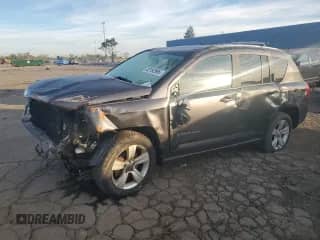 2014 Jeep Compass Latitude с VIN 1C4NJDEB6ED910661, выставлен на аукционе Copart как лот 82192995 с пробегом 104 522 миль миль и Списание • Salvage title. История ставок и продаж доступна на DreamBid. Изображение 1.