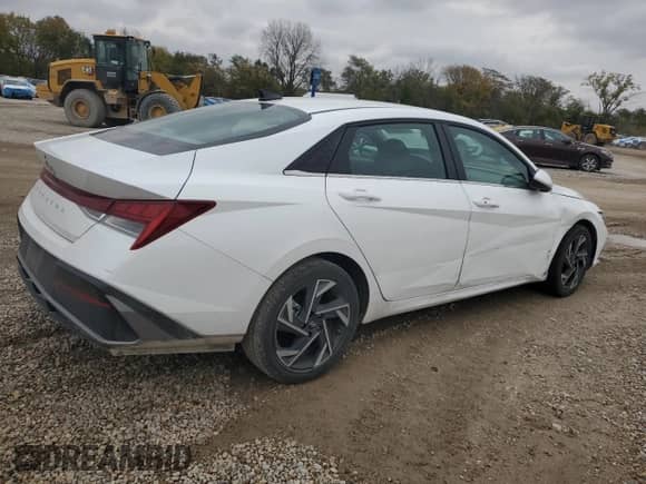 2025 Hyundai Elantra SEL Convenience z VIN KMHLS4DG3SU027061, wystawiony jako Copart lot #90574505 z przebiegiem 7 612 mil mil oraz Czysty tytuł • Clean title. Historia ofert i sprzedaży dostępna na DreamBid. Obrazek 3.