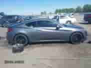 2016 Hyundai Genesis Coupe R-Spec z VIN KMHHU6KJ3GU134371, wystawiony jako IAAI lot #42024647 z przebiegiem 164 711 mil mil oraz . Historia ofert i sprzedaży dostępna na DreamBid. Obrazek 13.