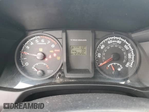 2017 Toyota Tacoma SR5 с VIN 5TFAX5GN7HX081225, выставлен на аукционе Copart как лот 90054725 с пробегом 123 520 миль миль и Чистый • Clean title. История ставок и продаж доступна на DreamBid. Изображение 9.
