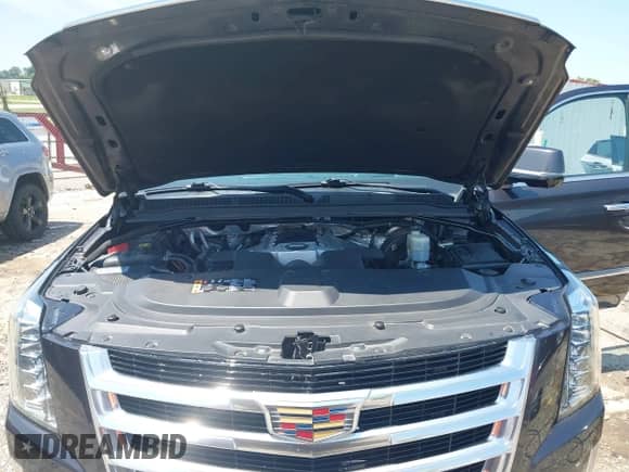 2017 Cadillac Escalade Premium Luxury z VIN 1GYS4CKJ6HR351341, wystawiony jako IAAI lot #42453288 z przebiegiem 162 798 mil mil oraz . Historia ofert i sprzedaży dostępna na DreamBid. Obrazek 10.