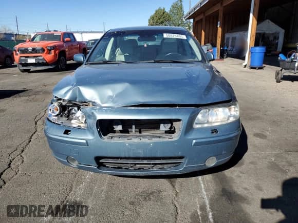 2005 Volvo S60 с VIN YV1RH592052442462, выставлен на аукционе Copart как лот 50829495 с пробегом 143 983 миль миль и Списание • Salvage title. История ставок и продаж доступна на DreamBid. Изображение 5.