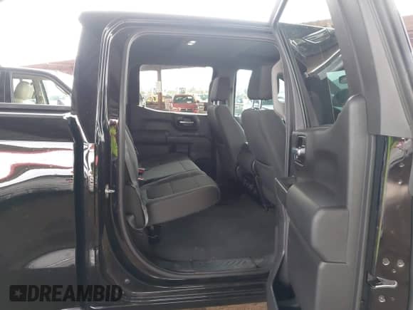 2021 Chevrolet Silverado 1500 LT z VIN 3GCPWCET2MG292009, wystawiony jako IAAI lot #43433563 z przebiegiem 60 792 mil mil oraz . Historia ofert i sprzedaży dostępna na DreamBid. Obrazek 8.