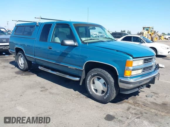 1998 Chevrolet Silverado 1500 z VIN 2GCEK19R8W1221205, wystawiony jako IAAI lot #42741835 z przebiegiem 59 925 mil mil oraz . Historia ofert i sprzedaży dostępna na DreamBid. Obrazek 1.