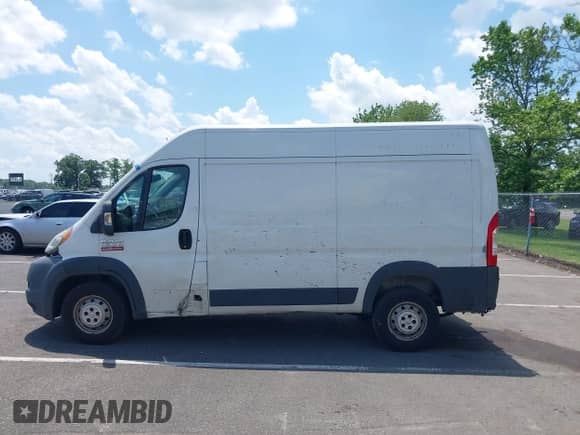 2014 Ram ProMaster Cargo с VIN 3C6TRVBG1EE121443, выставлен на аукционе IAAI как лот 42512267 с пробегом 242 669 миль миль и . История ставок и продаж доступна на DreamBid. Изображение 14.