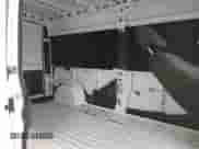 2019 Ram ProMaster Cargo z VIN 3C6TRVDG2KE515235, wystawiony jako IAAI lot #42744738 z przebiegiem 88 721 mil mil oraz . Historia ofert i sprzedaży dostępna na DreamBid. Obrazek 8.