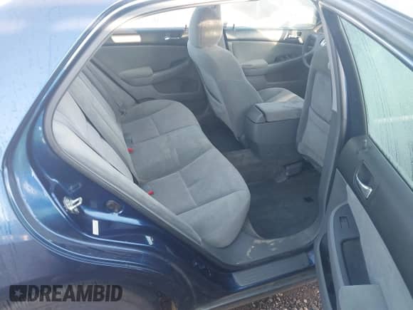 2004 Honda Accord LX z VIN 1HGCM56474A100087, wystawiony jako IAAI lot #42514546 z przebiegiem 222 449 mil mil oraz . Historia ofert i sprzedaży dostępna na DreamBid. Obrazek 8.