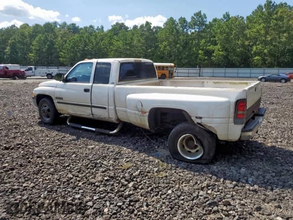 2002 Dodge 3500 с VIN 3B7MC33672M294250, выставлен на аукционе Copart как лот 65146125 с пробегом 395 110 миль миль и Списание • Salvage title. История ставок и продаж доступна на DreamBid. Изображение 2.