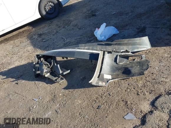 2017 Chevrolet Suburban Premier z VIN 1GNSCJKC8HR349936, wystawiony jako IAAI lot #41321102 z przebiegiem 131 594 mil mil oraz . Historia ofert i sprzedaży dostępna na DreamBid. Obrazek 12.