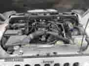 2007 Jeep Wrangler Unlimited Sahara z VIN 1J4GA59167L212909, wystawiony jako Copart lot #82455775 z przebiegiem 124 148 mil mil oraz Czysty tytuł • Clean title. Historia ofert i sprzedaży dostępna na DreamBid. Obrazek 11.