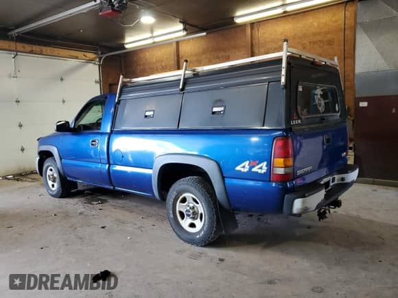 2003 GMC Sierra 1500 SLE z VIN 1GTEK14V33Z206988, wystawiony jako Copart lot #65412525 z przebiegiem 209 061 mil mil oraz Czysty tytuł • Clean title. Historia ofert i sprzedaży dostępna na DreamBid. Obrazek 2.