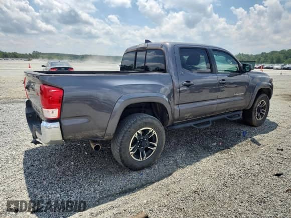 2016 Toyota Tacoma SR5 z VIN 5TFAZ5CN0GX009216, wystawiony jako Copart lot #64902435 z przebiegiem 139 959 mil mil oraz Szkoda całkowita • Salvage title. Historia ofert i sprzedaży dostępna na DreamBid. Obrazek 3.