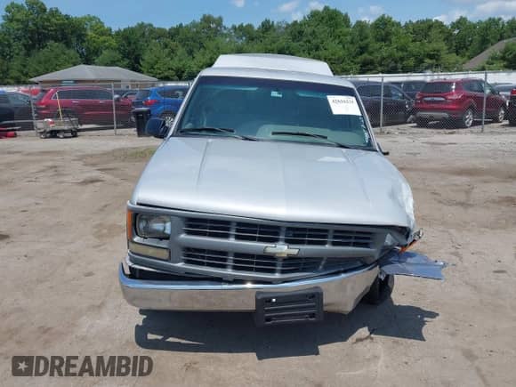 1995 Chevrolet Silverado 1500 z VIN 1GCEC14Z2SZ122630, wystawiony jako IAAI lot #42616231 z przebiegiem Nie podano mil oraz . Historia ofert i sprzedaży dostępna na DreamBid. Obrazek 13.