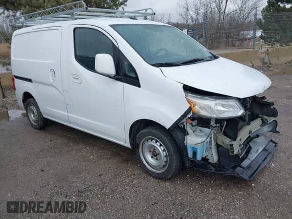 2015 Chevrolet City Express Cargo LT z VIN 3N63M0ZN1FK722253, wystawiony jako IAAI lot #41755283 z przebiegiem 44 479 mil mil oraz . Historia ofert i sprzedaży dostępna na DreamBid. Obrazek 1.