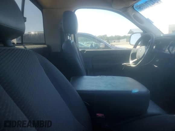 2005 Dodge 1500 ST z VIN 1D7HA16K25J551486, wystawiony jako Copart lot #84271885 z przebiegiem 145 006 mil mil oraz Szkoda całkowita • Salvage title. Historia ofert i sprzedaży dostępna na DreamBid. Obrazek 10.