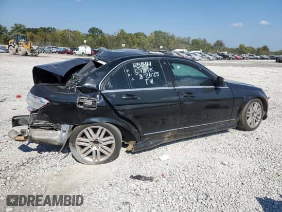 2009 Mercedes-Benz C 300 Sport с VIN WDDGF81X59R084452, выставлен на аукционе Copart как лот 84921815 с пробегом 157 372 миль миль и Списание • Salvage title. История ставок и продаж доступна на DreamBid. Изображение 3.