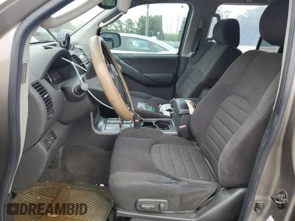 2005 Nissan Pathfinder SE z VIN 5N1AR18U65C747112, wystawiony jako Copart lot #68016305 z przebiegiem 162 033 mil mil oraz Szkoda całkowita • Salvage title. Historia ofert i sprzedaży dostępna na DreamBid. Obrazek 7.