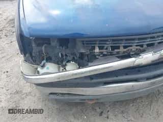 2000 Chevrolet Silverado 1500 с VIN 1GCEC14V6YZ346912, выставлен на аукционе IAAI как лот 43380780 с пробегом 275 818 миль миль и . История ставок и продаж доступна на DreamBid. Изображение 6.