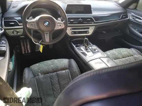 2022 BMW 7 Series 740i xDrive with VIN WBA7T4C03NCK85529, listed as a Copart auction lot 52188325 with 28,427 mi miles and Non repairable. Bid and sale history available at DreamBid. Image 8.