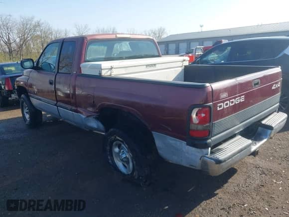 2000 Dodge 1500 with VIN 3B7HF13Z4YM237732, listed as a IAAI auction lot 41980975 with 159,131 mi miles and . Bid and sale history available at DreamBid. Image 3.