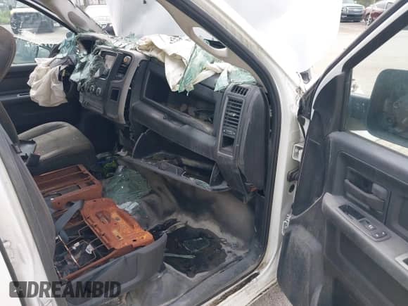 2022 Ram 1500 Tradesman z VIN 1C6RR6FG7NS152364, wystawiony jako IAAI lot #38275780 z przebiegiem Nie podano mil oraz . Historia ofert i sprzedaży dostępna na DreamBid. Obrazek 5.