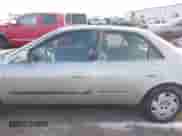 1998 Honda Accord LX z VIN 1HGCG1647WA022039, wystawiony jako IAAI lot #41383541 z przebiegiem 209 295 mil mil oraz . Historia ofert i sprzedaży dostępna na DreamBid. Obrazek 15.