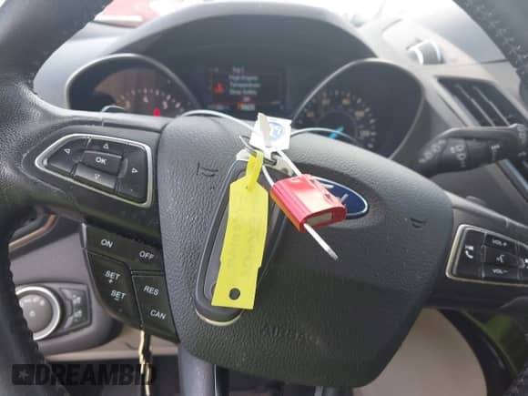 2017 Ford Escape Titanium с VIN 1FMCU9JD2HUB42048, выставлен на аукционе IAAI как лот 43214013 с пробегом 111 365 миль миль и . История ставок и продаж доступна на DreamBid. Изображение 11.