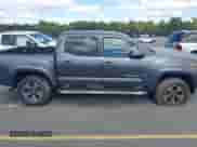 2019 Toyota Tacoma SR5 с VIN 5TFAZ5CN6KX076900, выставлен на аукционе IAAI как лот 43184388 с пробегом 110 382 миль миль и . История ставок и продаж доступна на DreamBid. Изображение 13.