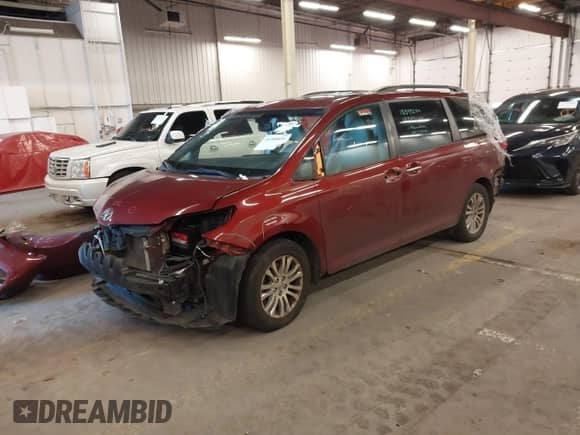 2016 Toyota Sienna XLE z VIN 5TDYK3DCXGS697980, wystawiony jako IAAI lot #41500895 z przebiegiem 94 750 mil mil oraz . Historia ofert i sprzedaży dostępna na DreamBid. Obrazek 2.