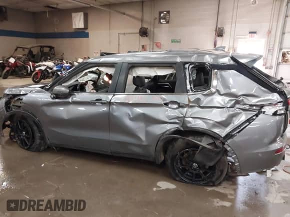 2023 Mitsubishi Outlander SE с VIN JA4J4UA88PZ058684, выставлен на аукционе IAAI как лот 42881145 с пробегом 61 440 миль миль и . История ставок и продаж доступна на DreamBid. Изображение 17.