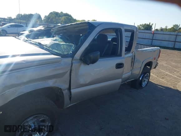2004 Chevrolet Silverado 1500 LS с VIN 1GCEK19T84E256575, выставлен на аукционе IAAI как лот 43346393 с пробегом 148 581 миль миль и . История ставок и продаж доступна на DreamBid. Изображение 12.