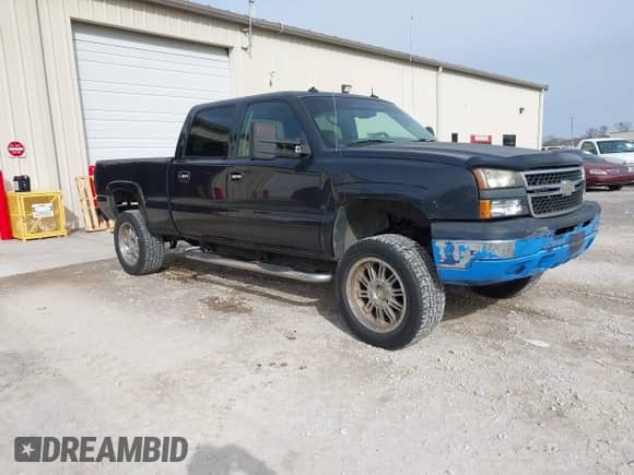 2003 Chevrolet Silverado 1500HD LS with VIN 1GCGK13UX3F141463, listed as a IAAI auction lot 41753902 with 249,304 mi miles and . Bid and sale history available at DreamBid. Image 1.